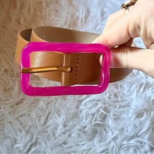 Levi’s pop buckle belt tan and pink XS